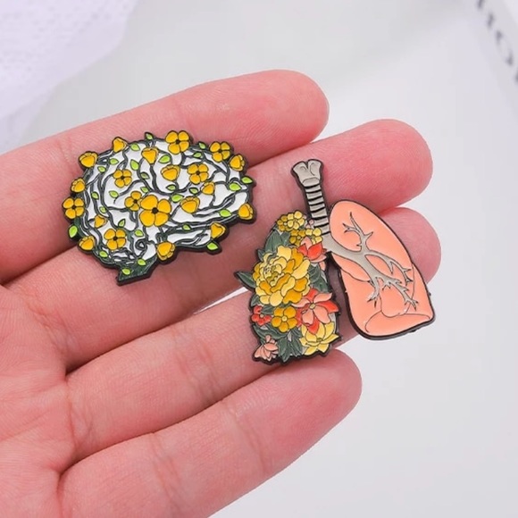 Floral Lungs Enamel Pin Nurse Doctor Med Student Gift Gardening Anatomy Brooch - Picture 3 of 7